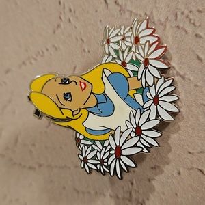 Disney Alice-in-Wonderland trading pin WDW collectible